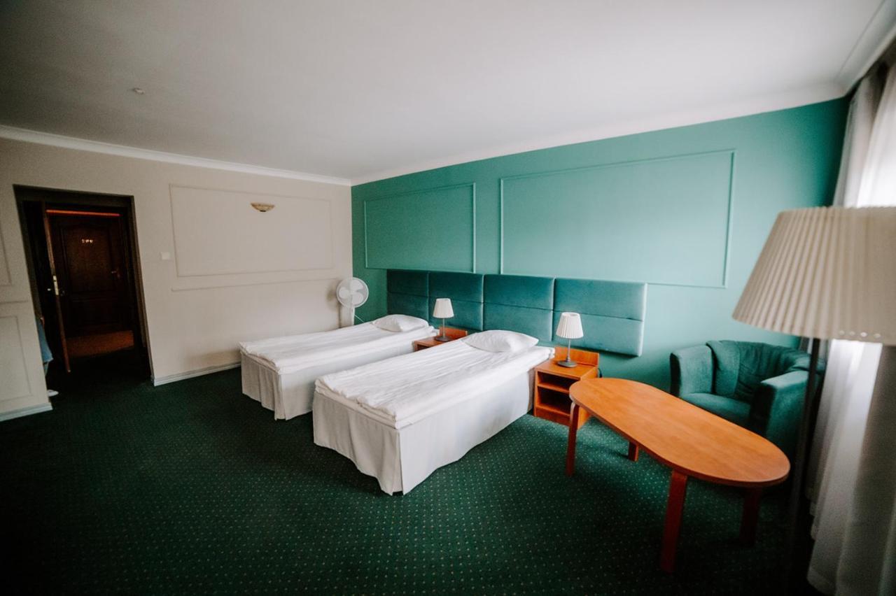 Hotel Senator #N/A Exterior photo