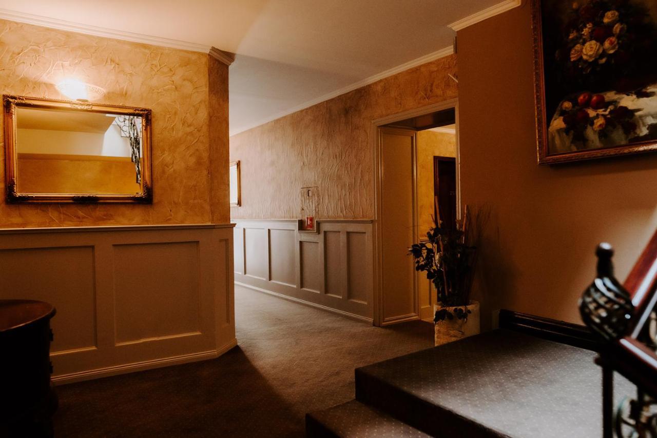Hotel Senator #N/A Exterior photo